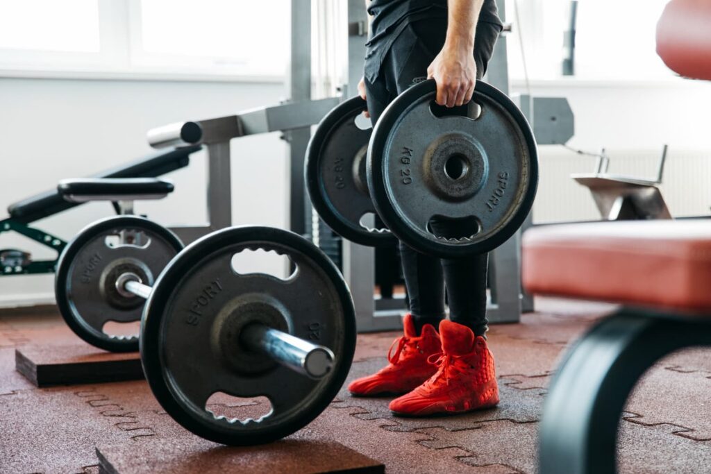 whey-protein-i-kreatin-zajedno-vezbe-pod-opterecenjem